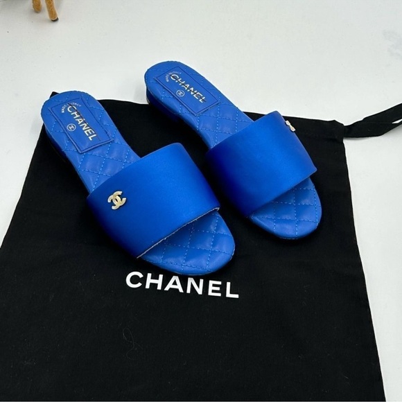CHANEL Shoes - Women’s Chanel CC satin sandal size 36 made in Italy